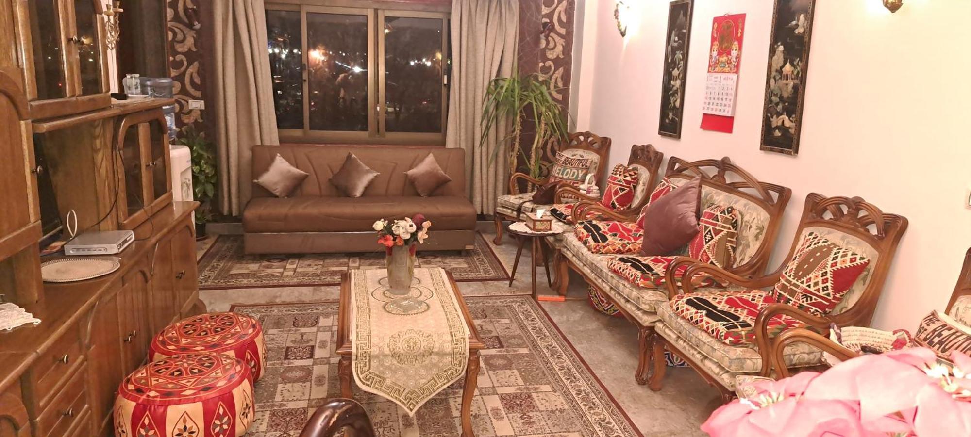 Panorama With A Charming View Of International Airport The For With Free Airport Pick Up Or Drop Off Limousine بانوراما بإطلالة ساحرة على مطار الدولي דירה